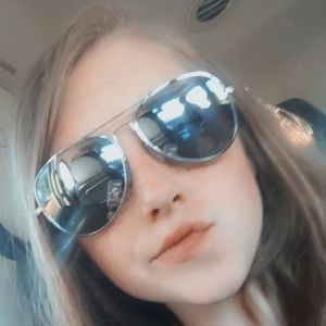 Meet your Posher, Rora